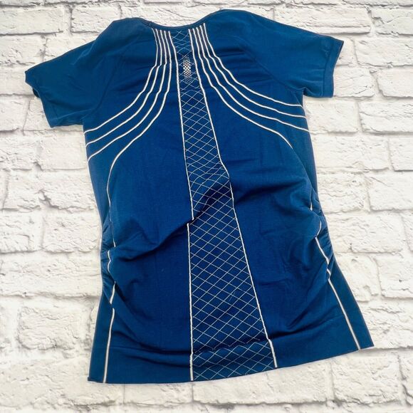 Athleta Finish Fast Line Tee Women's Medium Dark Blue/White Short Sleeve‎ Shirt - Picture 9 of 9